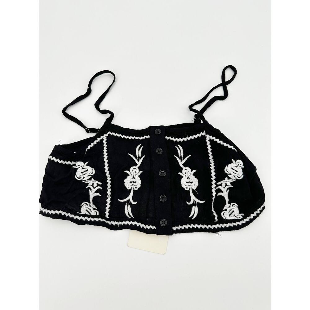 Native Rose LF Izzy Black White Embroidered Crop Top Women's Size 8 NWT